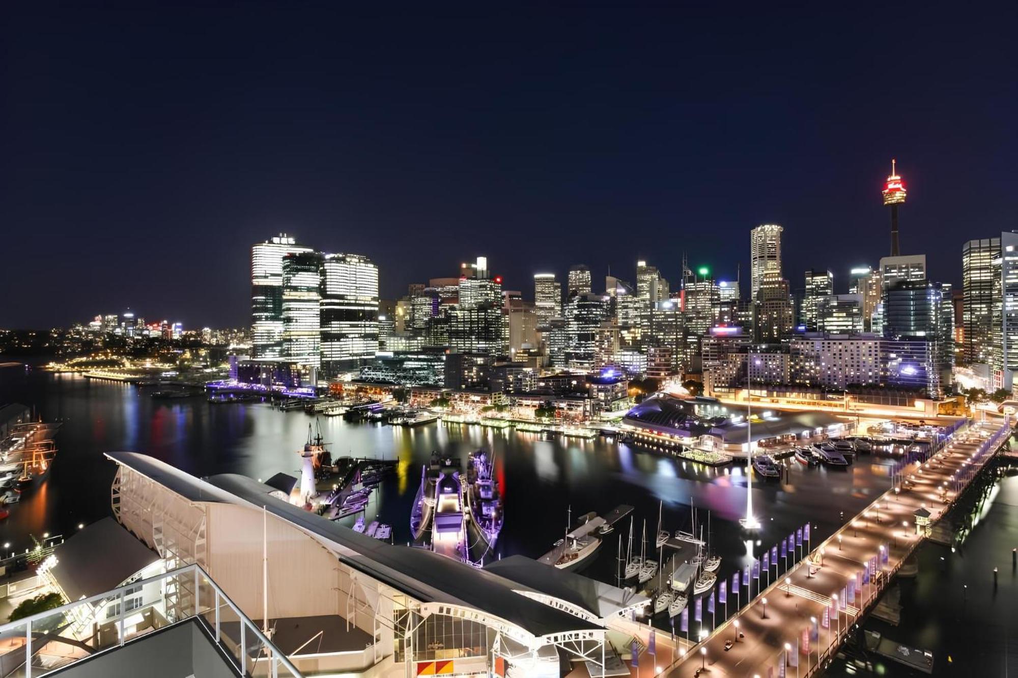 Darling Harbour Luxurious Retreat Apartment Sydney